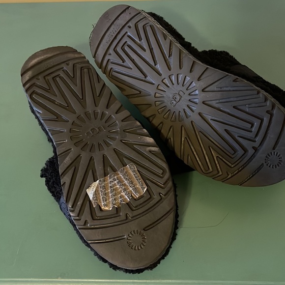 UGG Plush Platform Slides - Picture 2 of 3